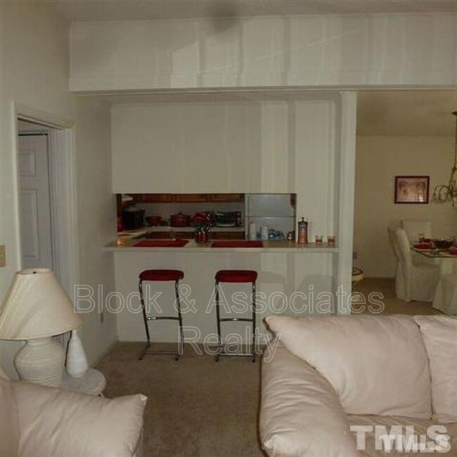 Building Photo - 124 Oak Hill Loop