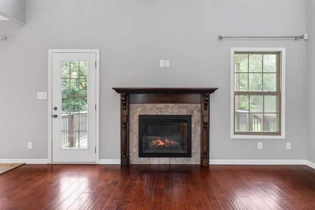 Building Photo - Pet Friendly Four Bedroom!