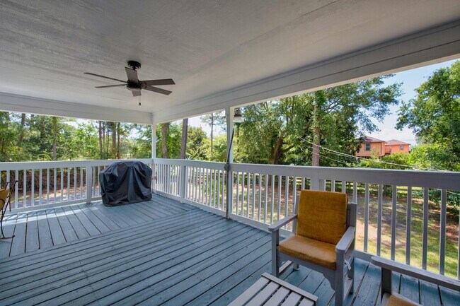 Building Photo - 5230 Soundside Dr