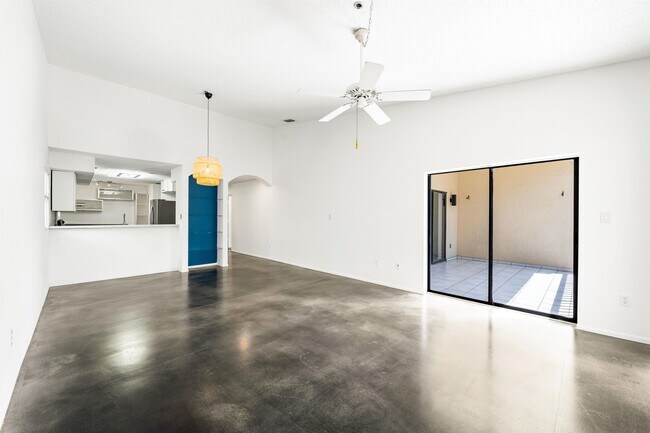 Building Photo - 800 Hudson Ave