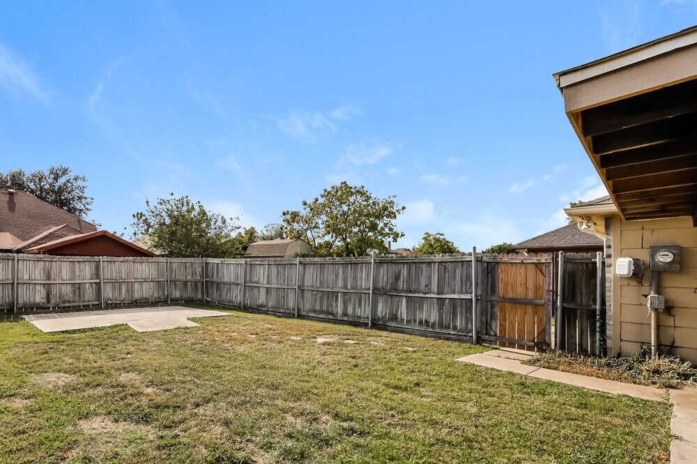Building Photo - 1705 Cool Springs Dr