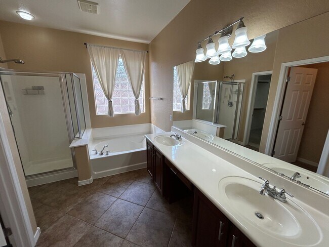 Building Photo - 4269 N 157th Ave