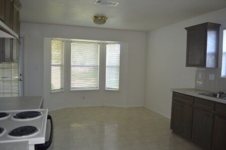 Building Photo - 4 BR 2 BATH NEXT TO HARKER HEIGHTS COMMUNI...