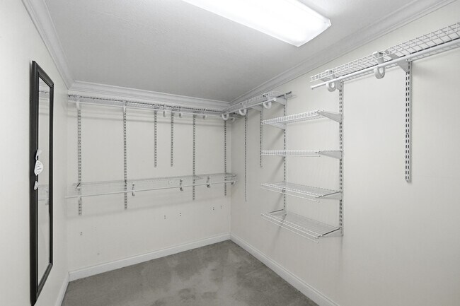 Building Photo - 908 Shroyer Rd