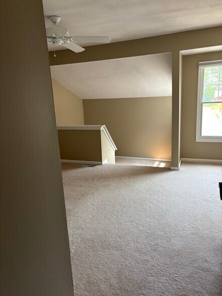 Master bedroom - 4628 Emblem Cir