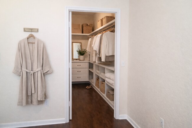 Building Photo - Stunning 2/2 Pool View Condo @ Park North Downtown Orlando !