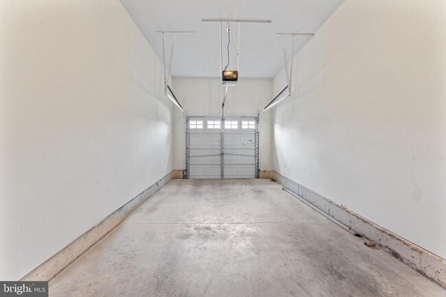 Building Photo - 2223 N O'Keeffe Ln