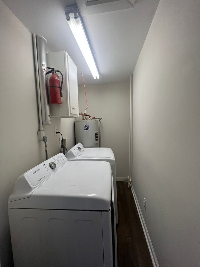 Building Photo - 410 Dallas Ave