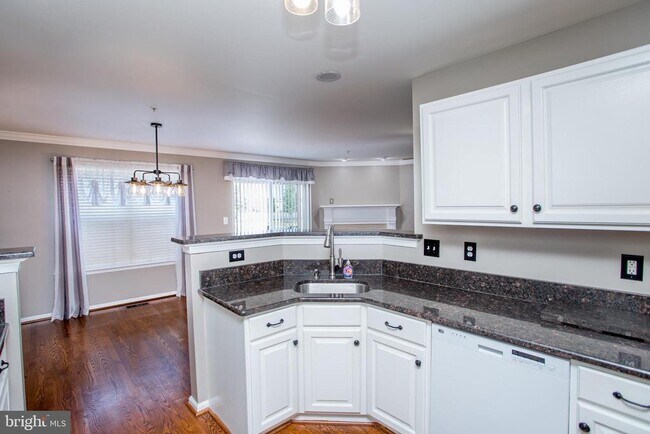 Building Photo - 207 Hampshire Dr