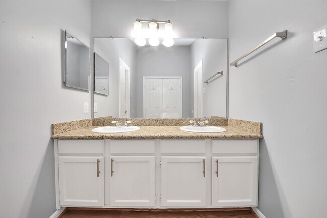 Building Photo - 16006 Autumn Falls Ln