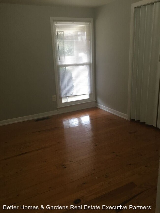 Building Photo - 3 br, 1 bath House - 219 N. Belair Rd.