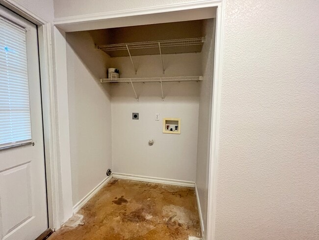 Building Photo - 1080 Rainbow Dr
