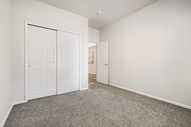 Building Photo - 9506 Hollydale Ct
