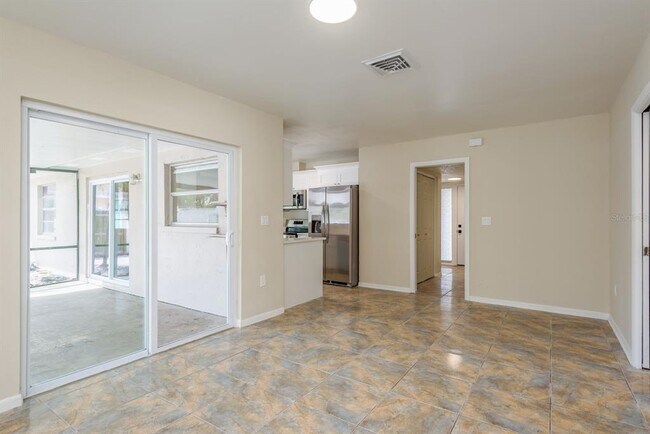 Building Photo - 2977 Palmetto Ct