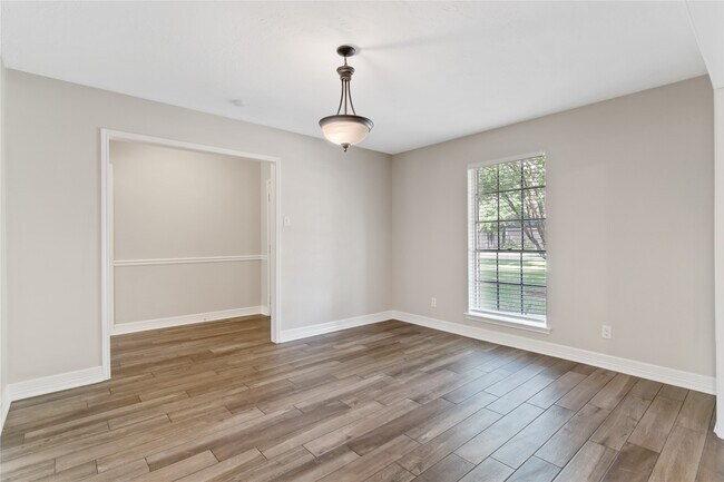 Building Photo - 25814 Leafywood Dr