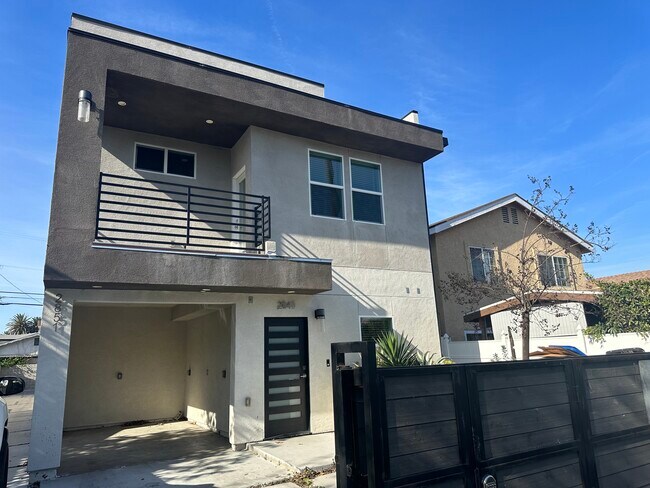 Front View - 2849 S West View St