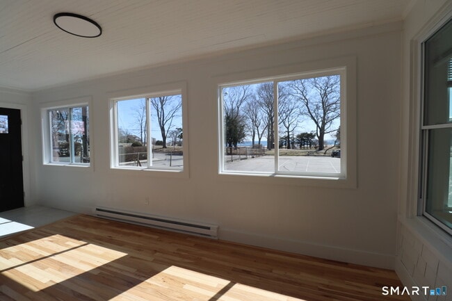 Building Photo - 10 Park St