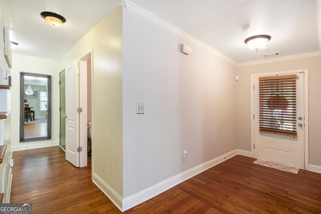 Building Photo - 4079 Essex Dr