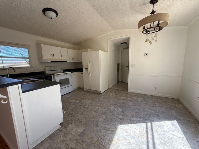 Building Photo - 7268-A Old Tuckaleechee Road Townsend, TN 37882