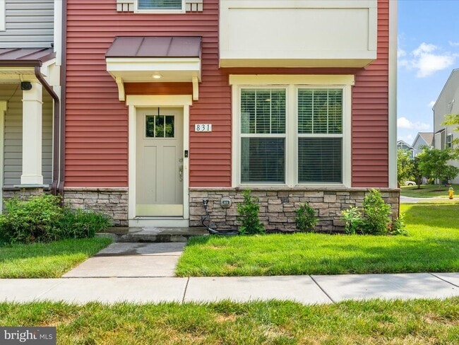 Building Photo - 831 Badger Ave