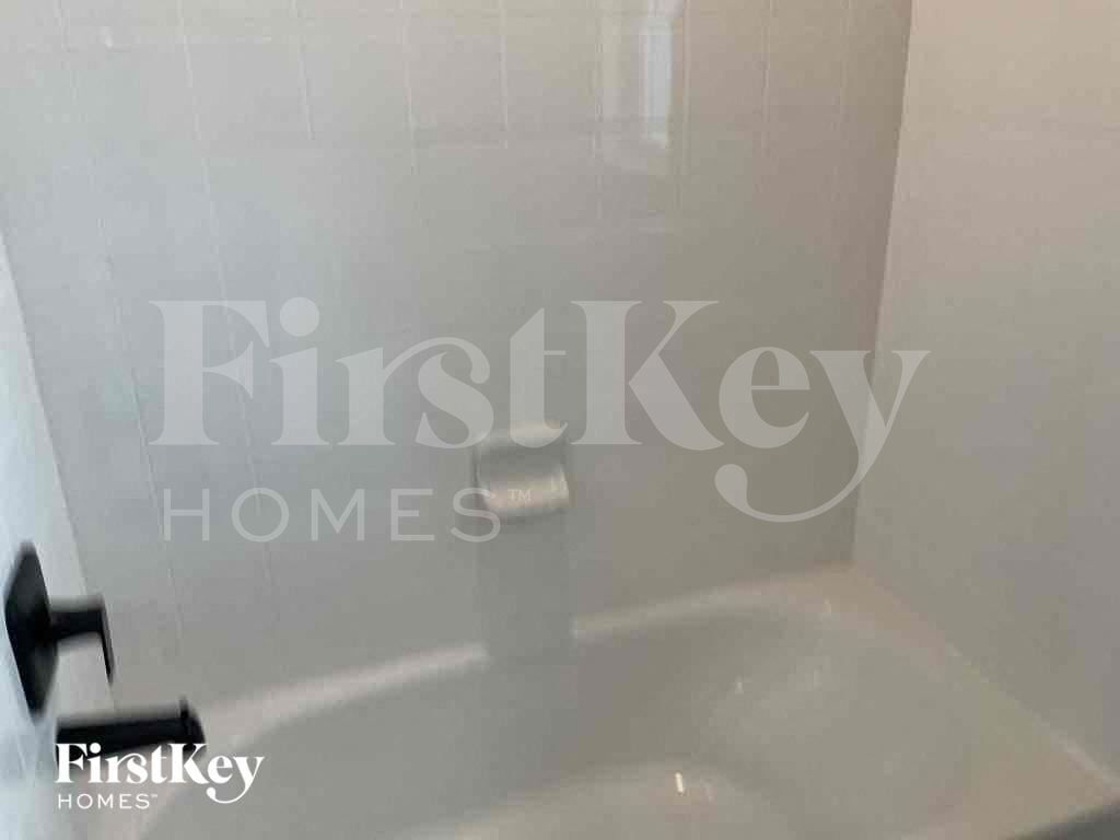 Building Photo - 6907 Akela Ln