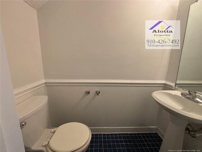 Building Photo - 571 Winding Creek Rd