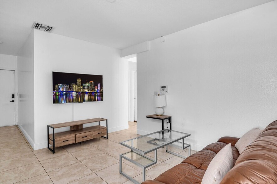 Building Photo - 2970 NW 15th St