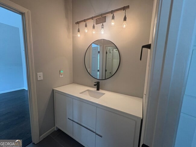 Building Photo - 3755 Ridgeside Ct