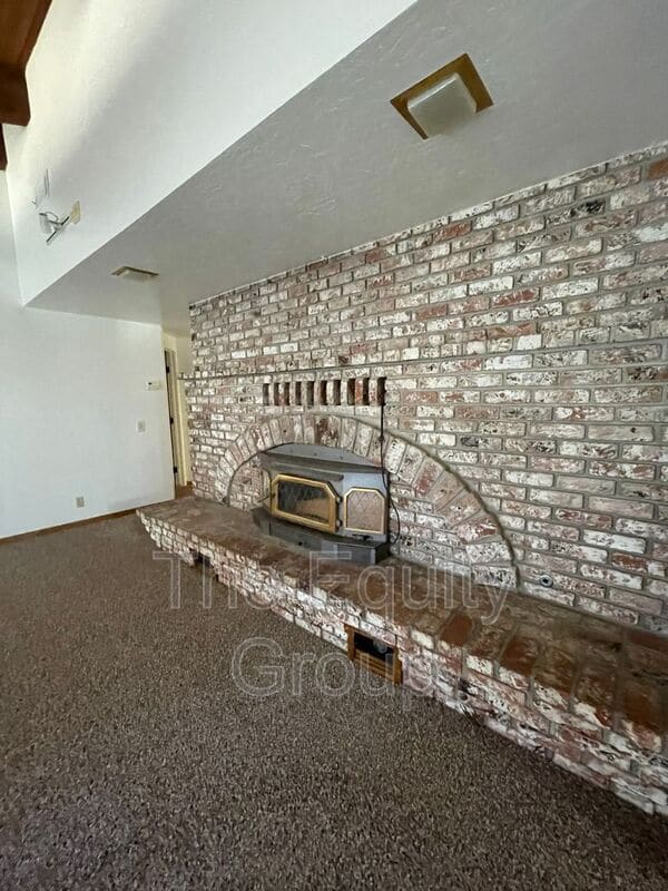 Building Photo - 798 N Pepper St