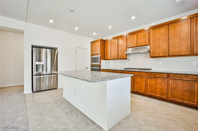 Building Photo - 7523 Castlegreen Ave
