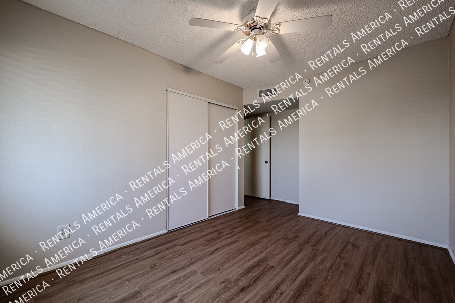 Building Photo - 2466 W Onza Ave