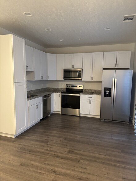 Building Photo - 509 N Trixie Ave