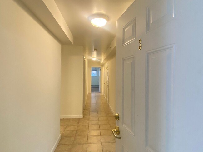 Building Photo - Nice 3 bed in Packards corner