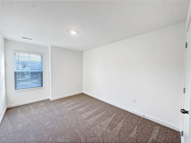 Building Photo - Welcome home to the Cabral at Belhaven in Corryton!