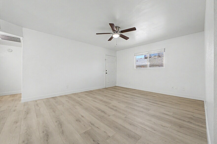 Building Photo - 2937 E Beck Ln