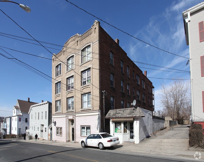 Building Photo - 69 Washington St