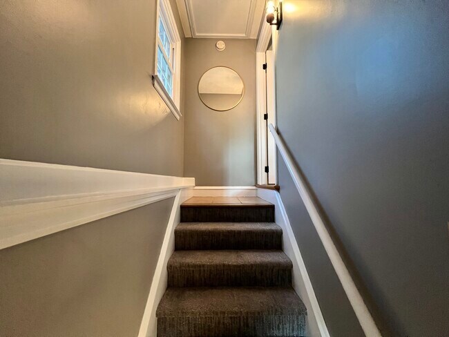 Building Photo - 49 Ramsay St