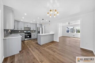 Building Photo - 19 Harris St