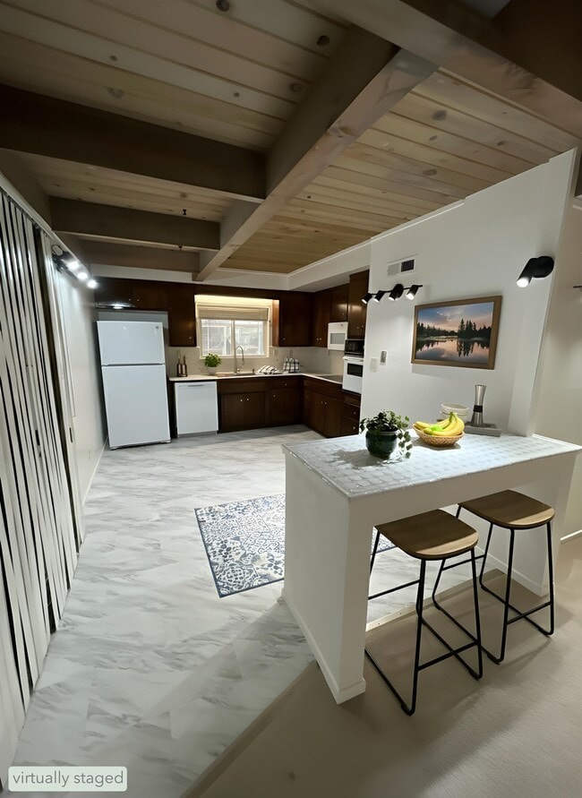 Building Photo - 902 F St