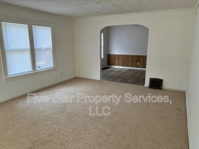 Building Photo - 925 N 15th St