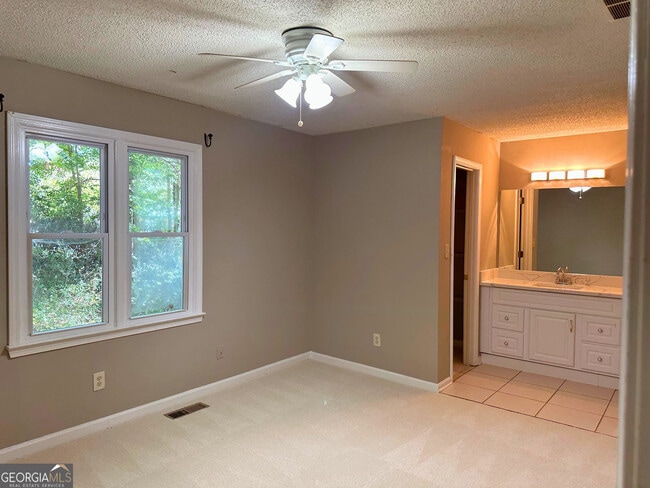 Building Photo - 1119 Booth Ct SW