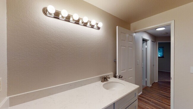 Building Photo - 1520 E Main St