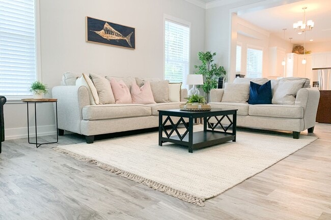 Building Photo - 3 Bed/ 2 Bath Home