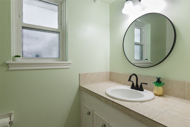 Building Photo - 13418 Paradise Valley Dr