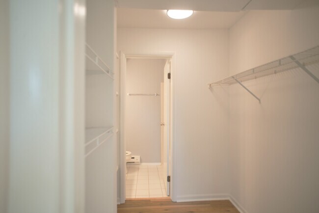 Building Photo - 1205 Pleasant Run Dr