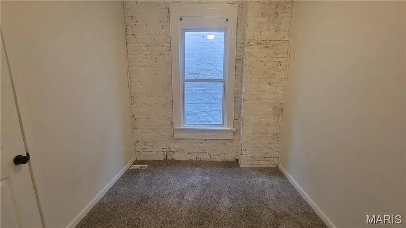 Building Photo - 3614 Iowa Ave