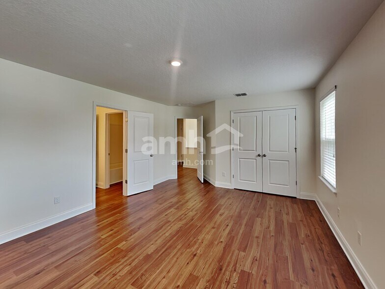 Building Photo - 1921 Moorings Cir