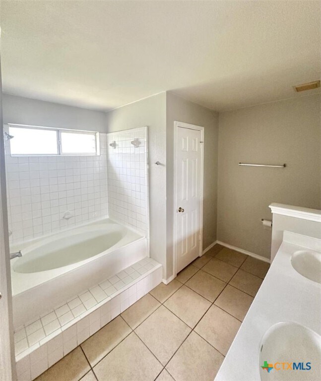 Building Photo - 3501 Huntsman Cir