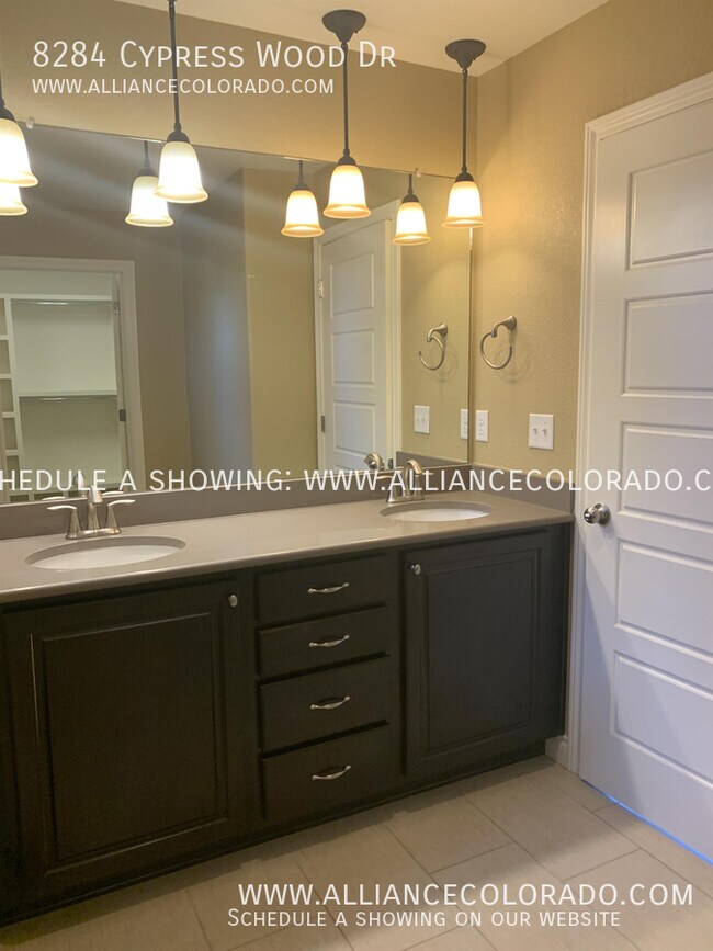 Building Photo - 8284 Cypress Wood Dr