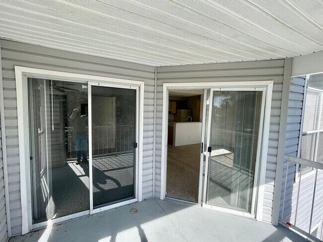 Building Photo - Beautiful 1 bed 1 bath condo in pristine l...